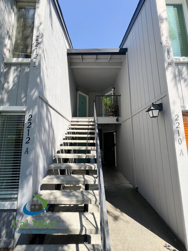 Building Photo - 2212 Almaden Rd