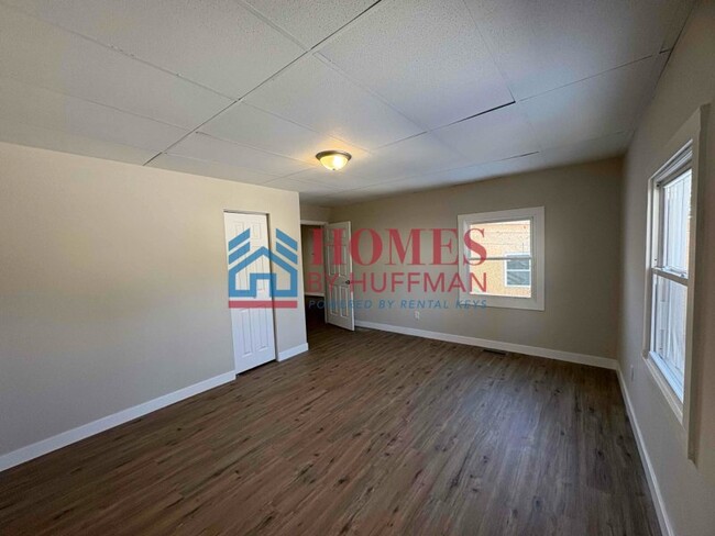 Building Photo - Four Bedroom House | Move In Ready