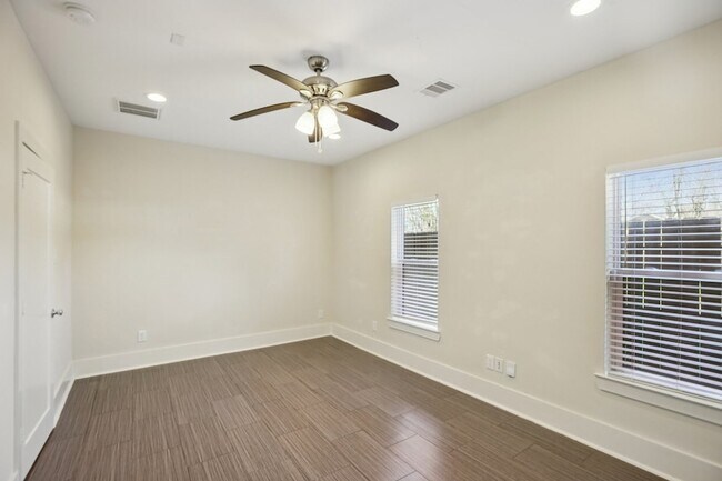 Building Photo - 209 Burr St