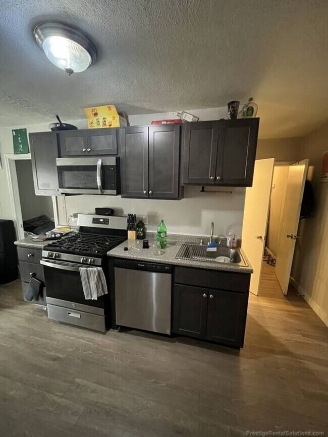 Building Photo - Forest Hills JP affordable one bedroom