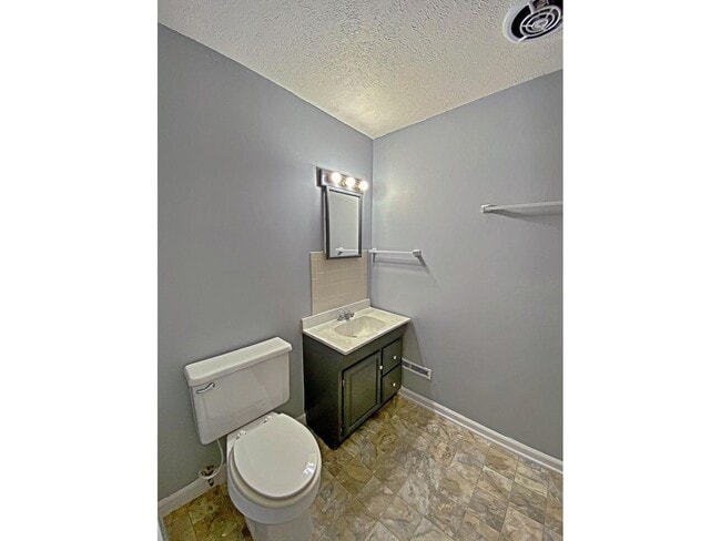 Building Photo - 4707