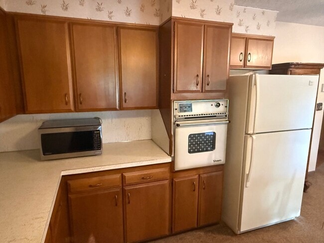 Building Photo - 916 S 6800 E