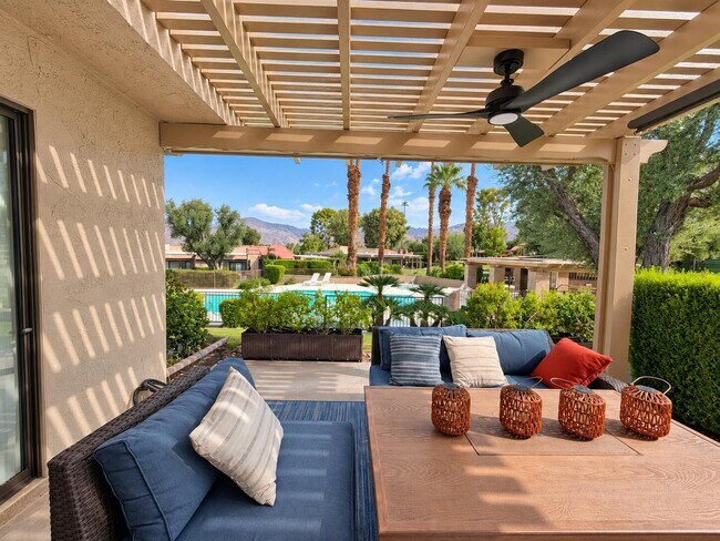 Building Photo - 72477 Rolling Knoll Dr