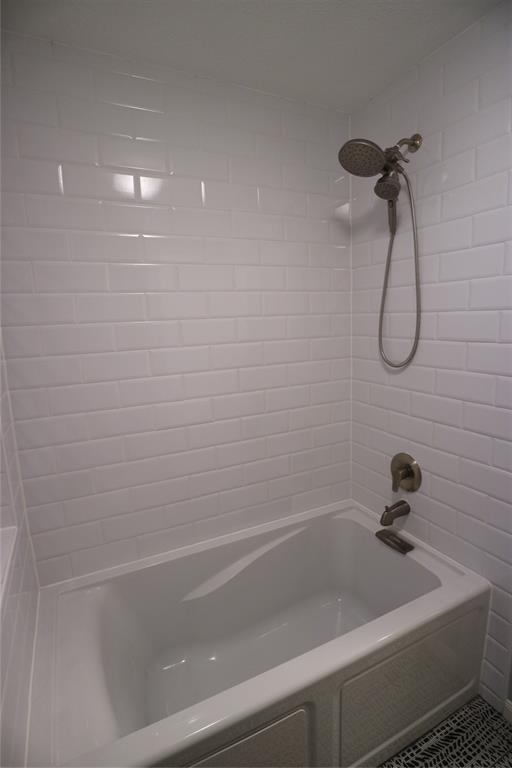 Building Photo - 9939 Kemp Forest Dr