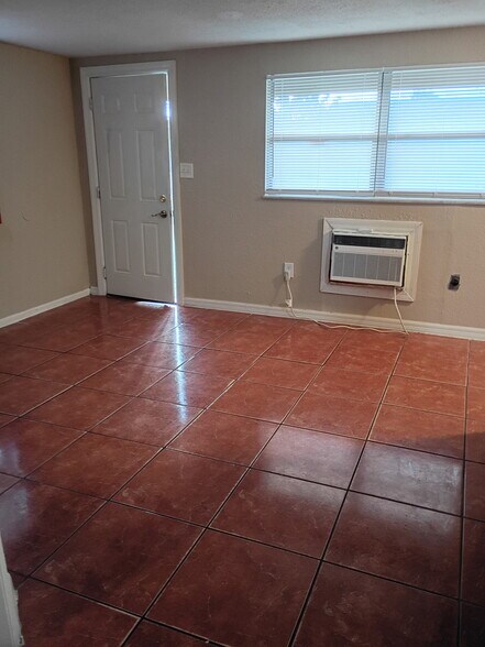 Building Photo - 9409 Eastfield Rd