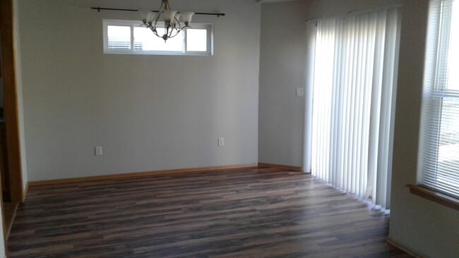 Building Photo - Desirable area of Central Point - Single S...