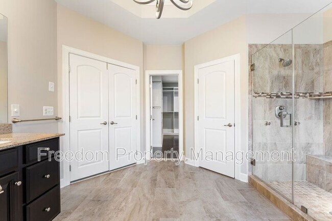 Building Photo - 42524 Rowderbury Sq