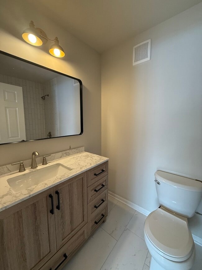 Building Photo - 2411 N Kennicott Dr