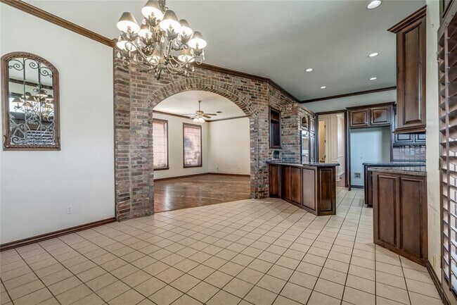 Building Photo - 1300 Irvine Dr