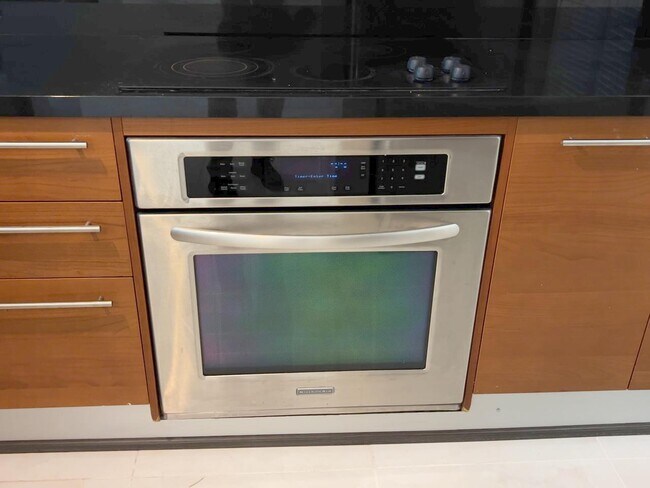 Building Photo - 253 NE 2nd St