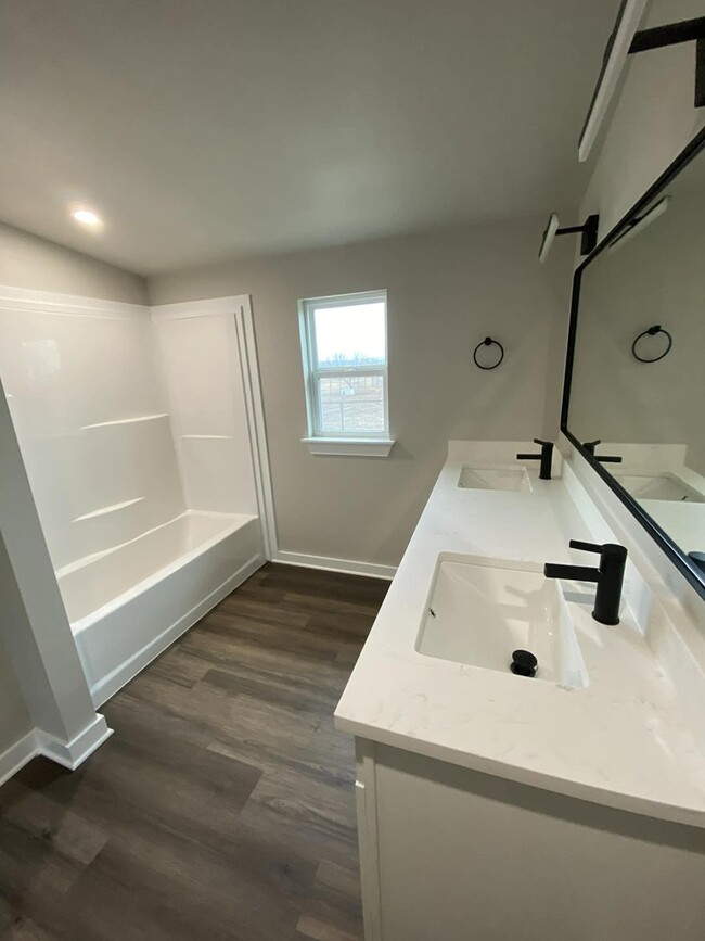 Building Photo - 151 Sherwood Dr