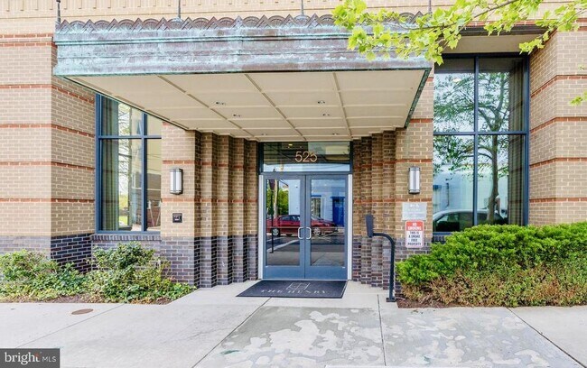 Building Photo - 525 N Fayette St