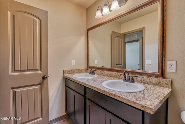 Building Photo - 3852 Loma Cortez Dr