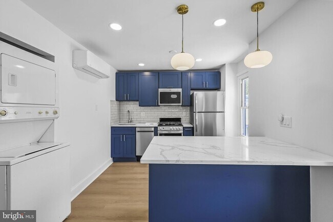Building Photo - 3871 Terrace St