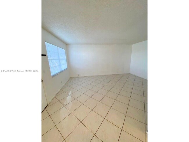 Building Photo - 13550 SW 6th Ct