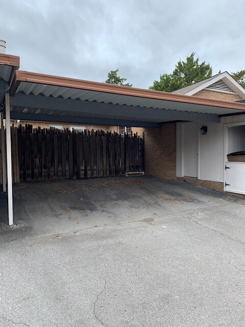 Building Photo - 4001 Anderson Rd