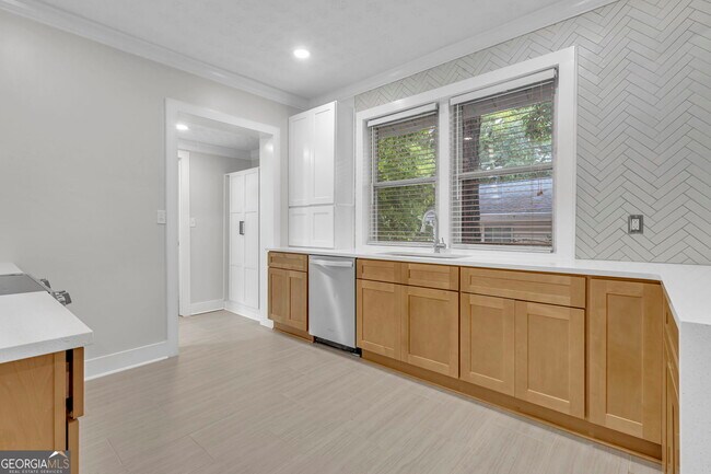 Building Photo - 265 Haas Ave SE