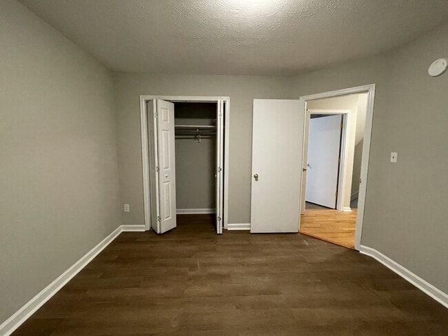 Building Photo - 158 Cedar Crest Dr