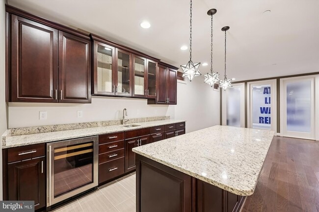 Building Photo - 448 Salk Cir