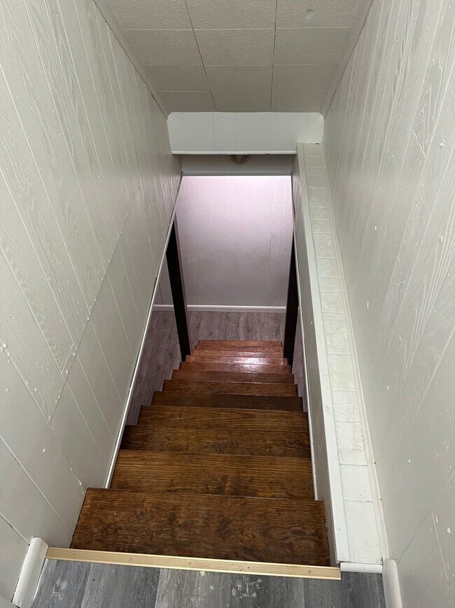 Building Photo - Newly Remodeled Single Family Home - Howar...