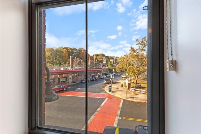 Building Photo - 122 Washington St