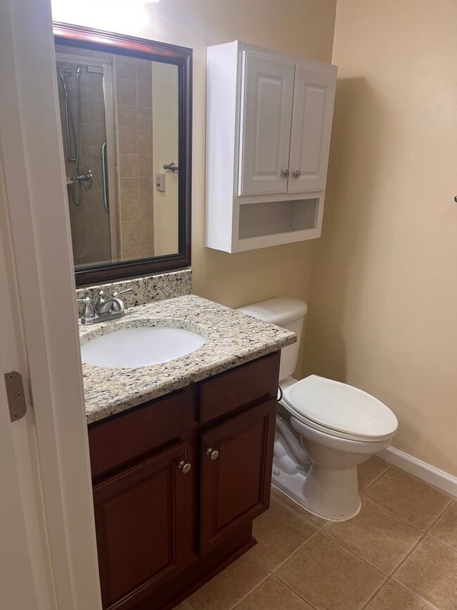 Building Photo - Spacious 2BR/3BA Townhome in Rennaisance Park near Downtown Raleigh