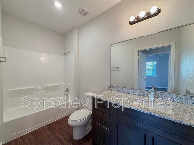 Building Photo - 1124 W Ave O