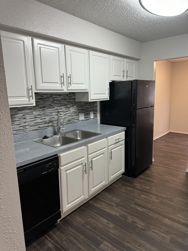 Building Photo - 5988 Westcreek Dr