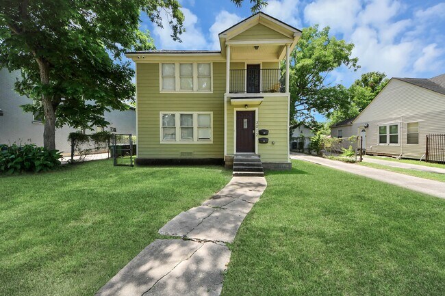 Building Photo - 3012 Isabella St