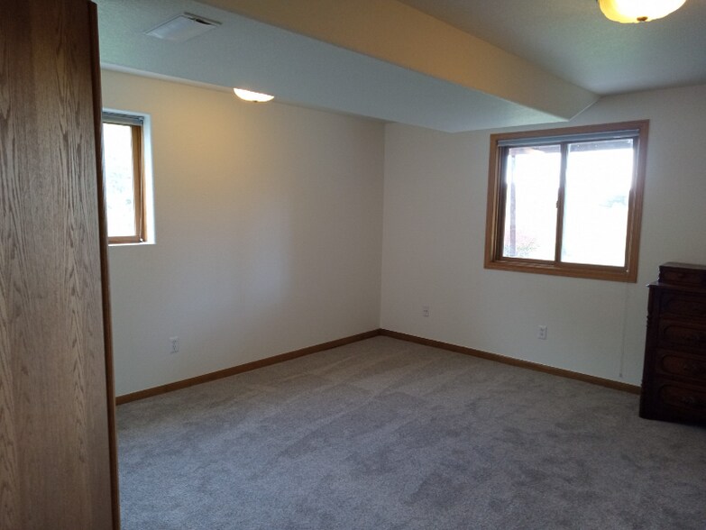 Building Photo - 1648 Northbrook Dr
