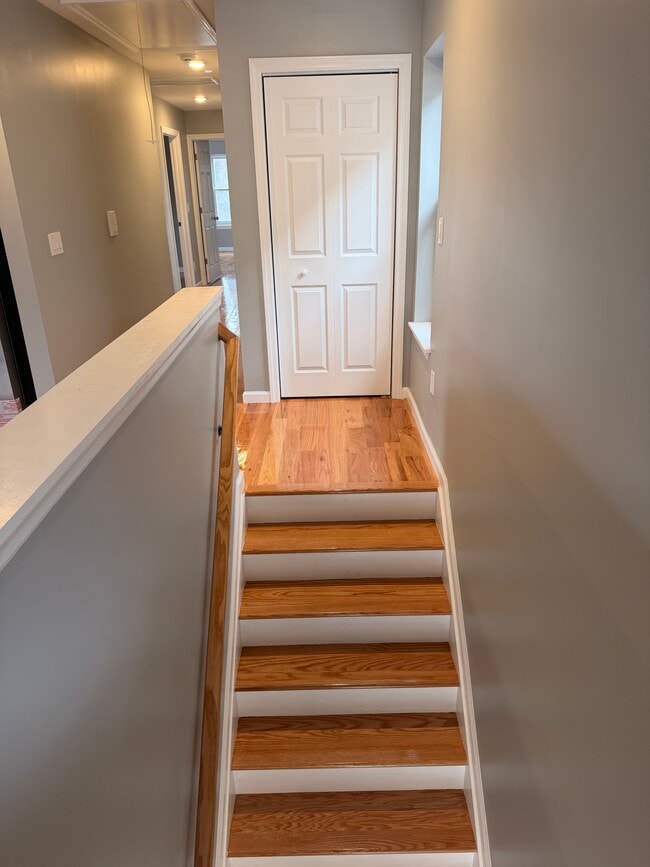 Building Photo - 288 S 7th St