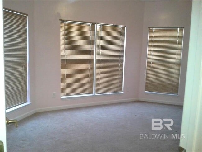 Building Photo - 1129 Sloane Cove