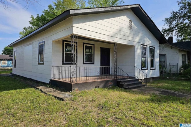 Building Photo - 1701 Ave I