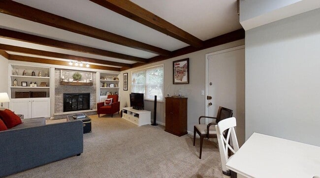 Building Photo - 303 Greenglade Ave