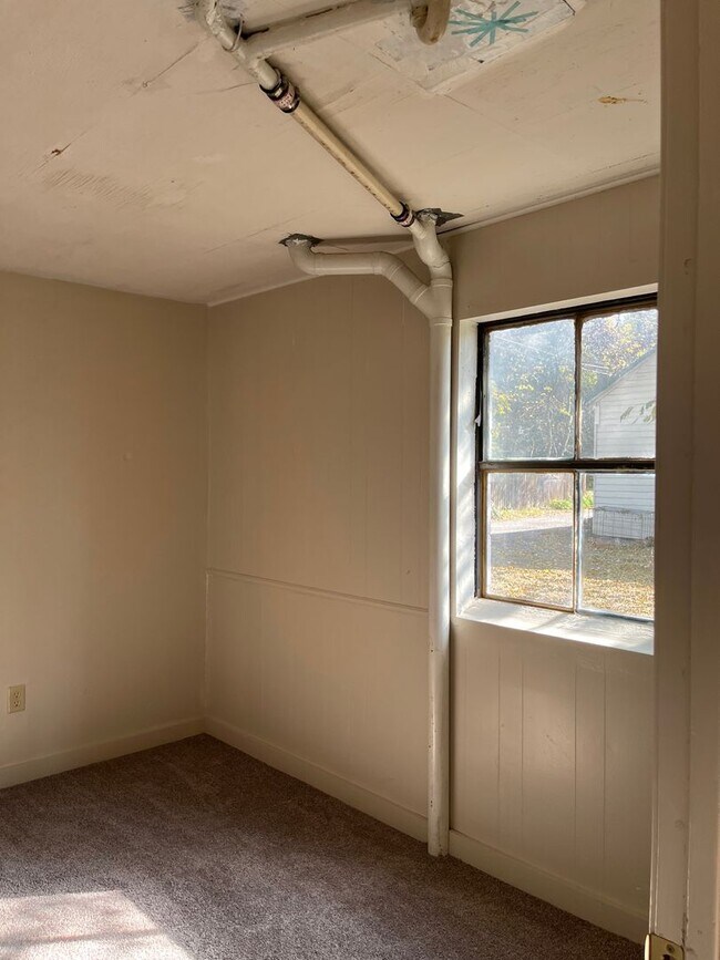 Building Photo - 202 1/2-127 1/2 N Penn St