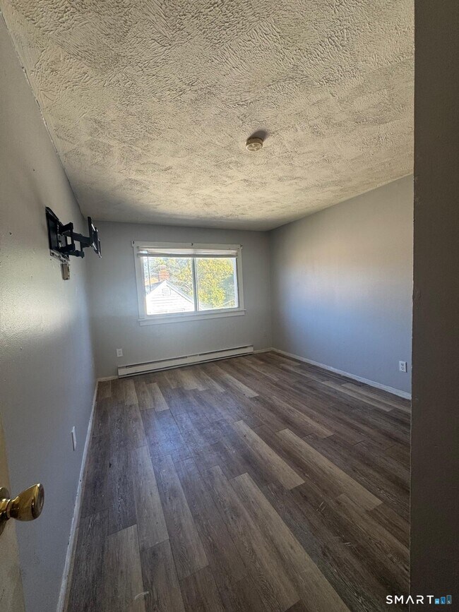 Building Photo - 250 N Bishop Ave