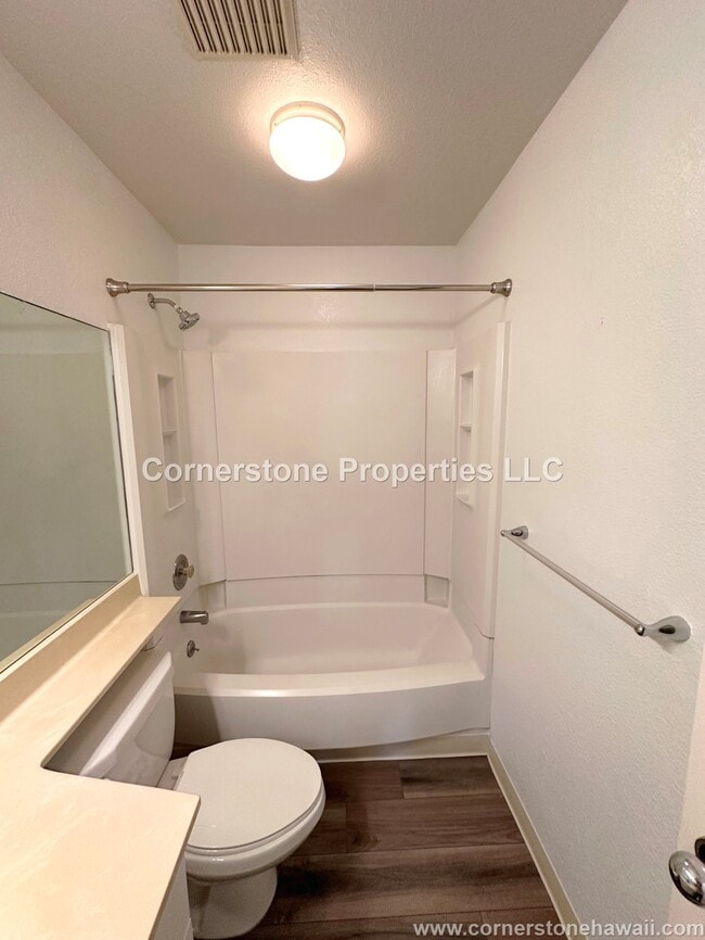 Building Photo - 468 Mananai Pl