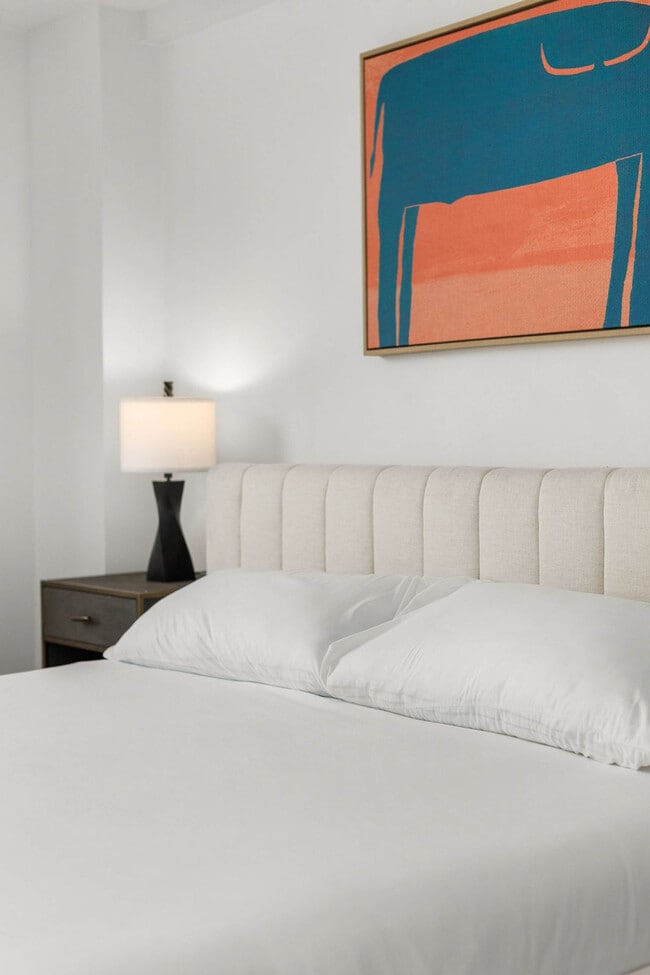 Building Photo - 160 Central Park S