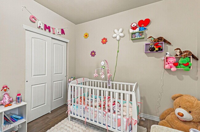 Building Photo - 13876 Loreina Luz Ave