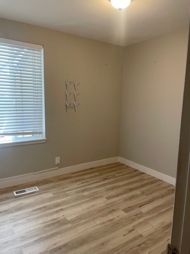 Building Photo - 6092 S 2075 E