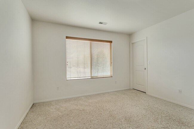 Building Photo - 2867 W 400 S