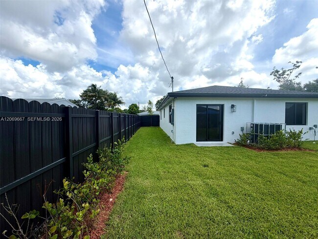Building Photo - 2420 NW 154th St