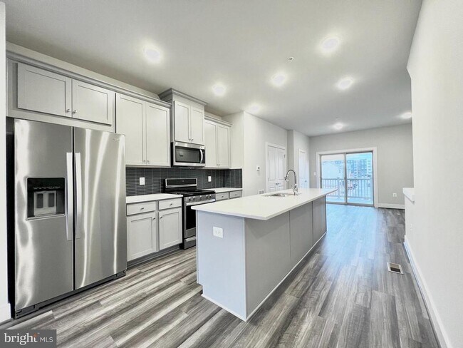 Building Photo - 21 Morrison Dr