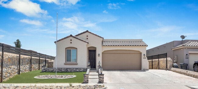 Primary Photo - 1044 Gaitan St