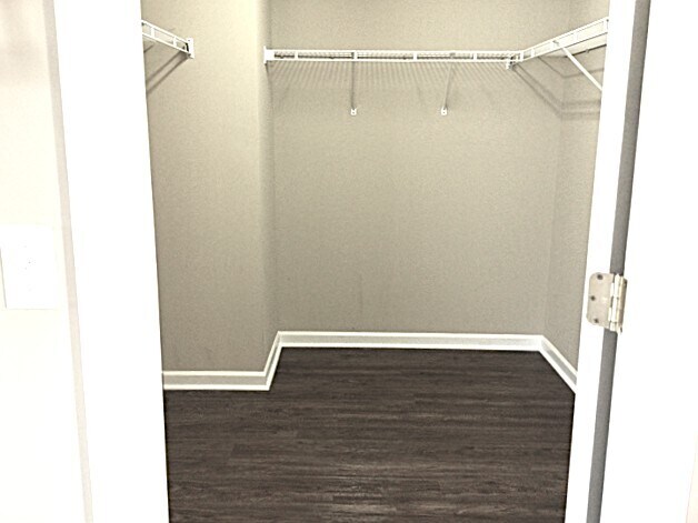 Building Photo - 5 Hessell Ct