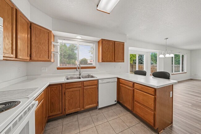 Building Photo - 2224 Water Blossom Ln