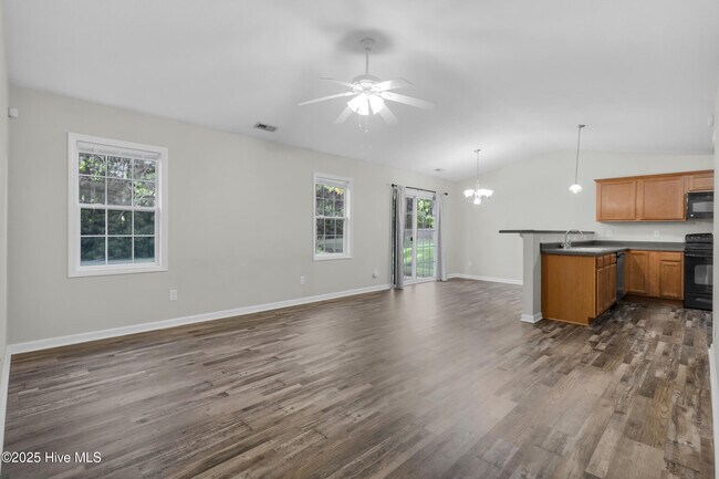Building Photo - 152 Crooked Run Dr