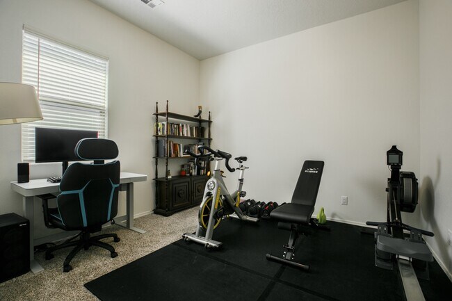 Building Photo - 2039 Lobo Trot Ct SE