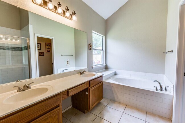 Building Photo - 6614 Bramber Ln
