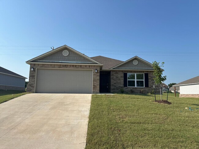 Building Photo - Coming Soon! Pre-lease this Charming Three Bed, Two Bath Home in Broken Arrow